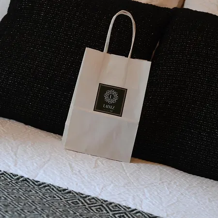 Lainez Rooms & Suites-3