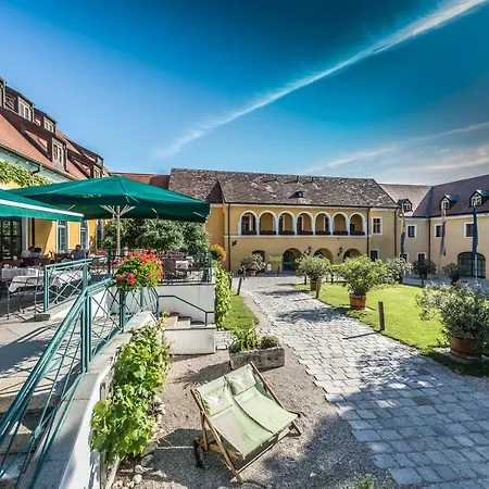 Hotel Althof Retz-3