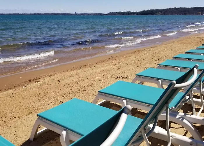 Brio Beach Inn