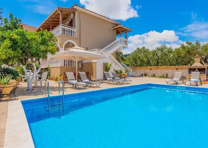 Costas Studios - 450M From Argassi Center, By Zantewize