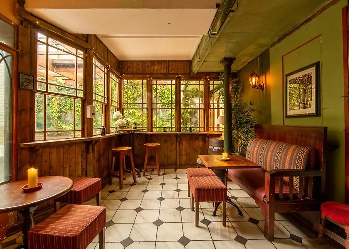 Foyles Hotel