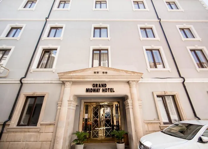 Grand Midway Hotel
