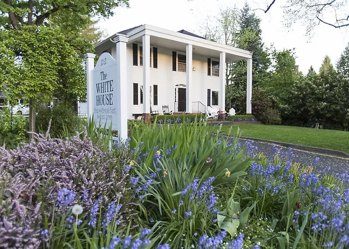 The White House Bed And Breakfast