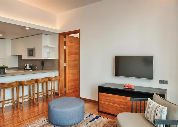 Jetwing Colombo Seven Hotel