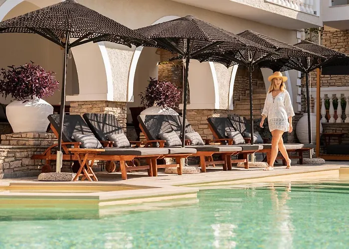 Ino Hotel & Suites