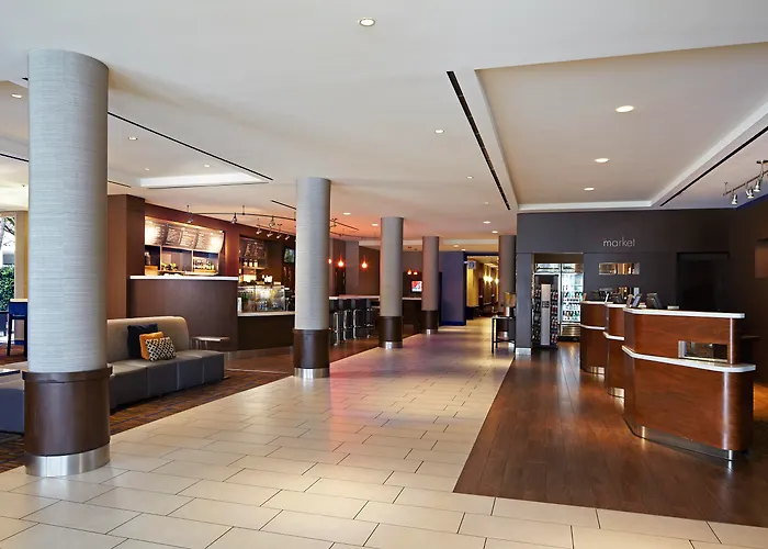 Courtyard By Marriott Los Angeles Lax / Century Boulevard