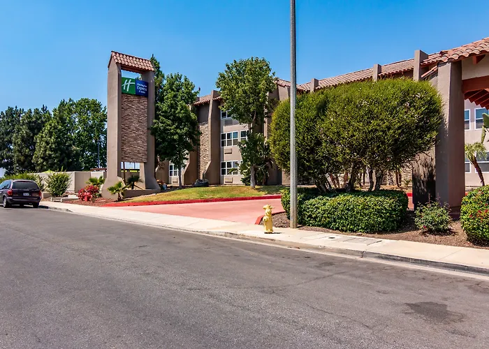 Holiday Inn Express & Suites Camarillo By Ihg