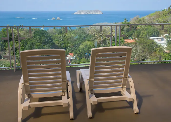 El Faro Containers Beach Hotel Manuel Antonio