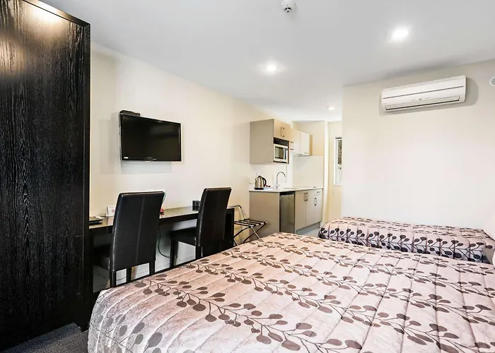 Quality Suites Amore