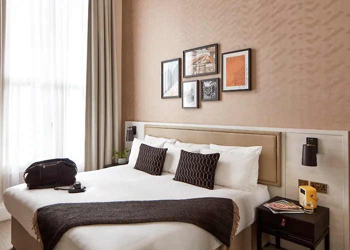 The Clermont London, Victoria