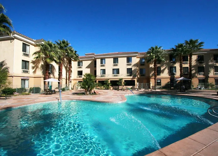 Hampton Inn & Suites Cathedral City