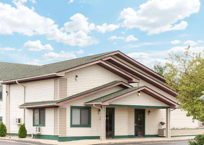 Super 8 By Wyndham Twinsburg/Cleveland Area