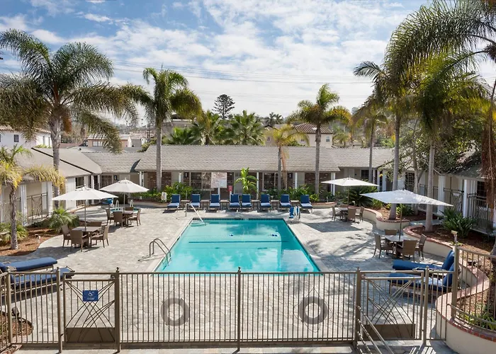 Holiday Inn Express And Suites La Jolla - Windansea Beach, And Ihg Hotel