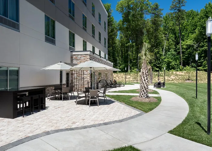 Holiday Inn Express & Suites - Charlotte Airport By Ihg
