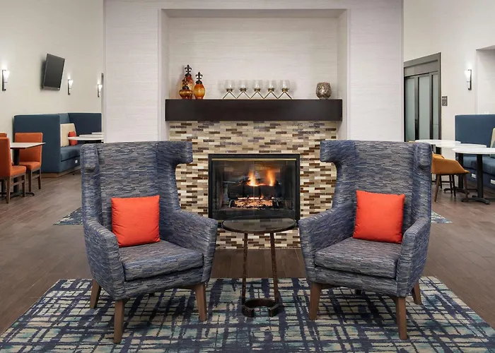 Hampton Inn & Suites -Windward