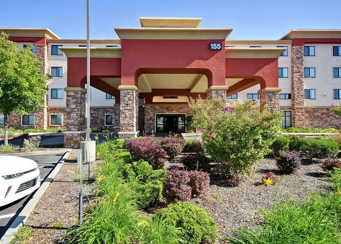 Hampton Inn & Suites