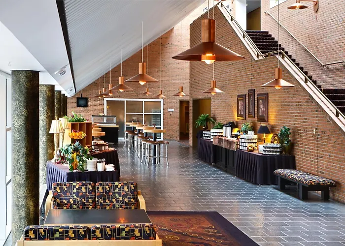 Crowne Plaza Minneapolis West By Ihg