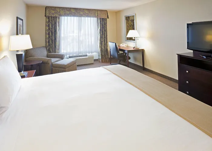 Holiday Inn Express & Suites By Ihg