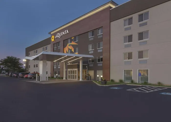 La Quinta By Wyndham Cleveland - Airport North