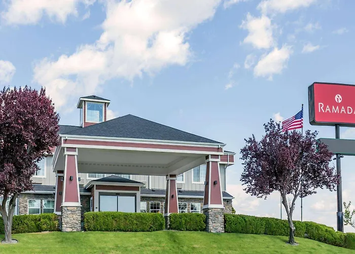 Ramada By Wyndham Moses Lake