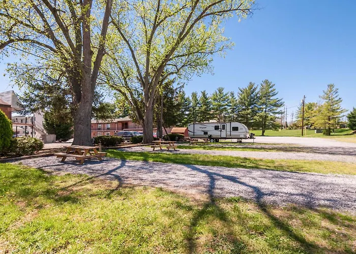 Rodeway Inn & Suites Charles Town