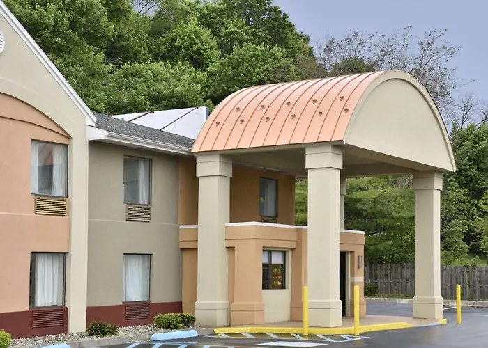 Howard Johnson By Wyndham Allentown/Dorney Hotel & Suites