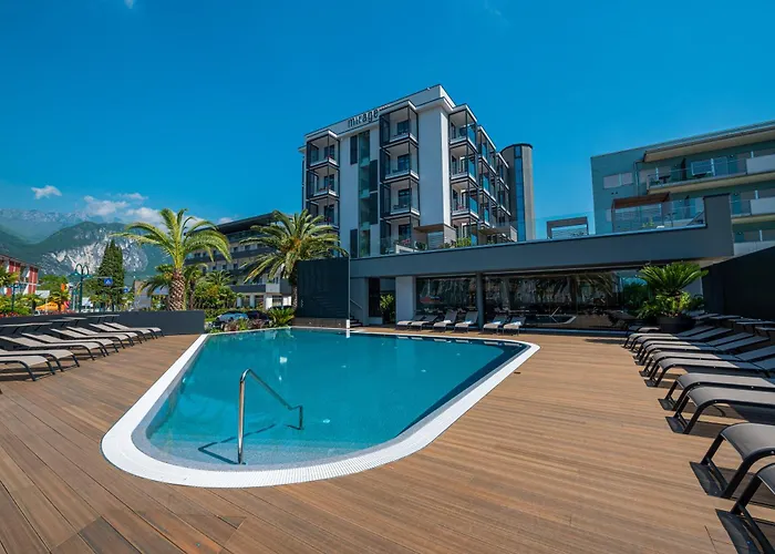 Lake Front Hotel Mirage