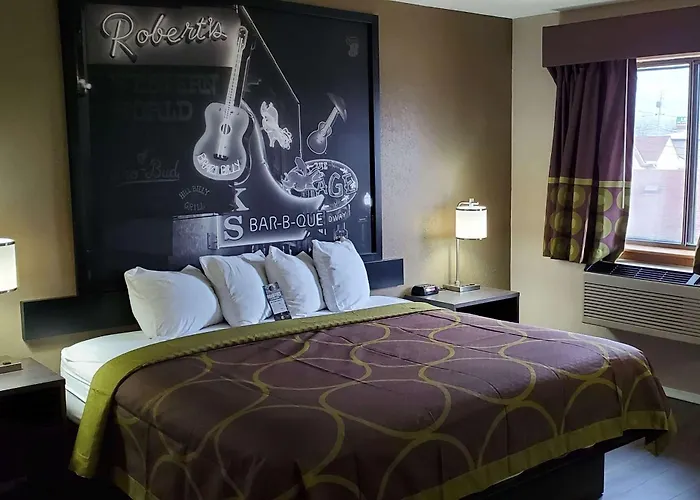 Super 8 By Wyndham Paris