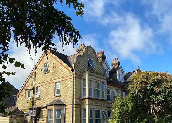 A & B Guest House Cambridge Ltd