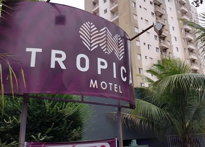 Motel Tropical