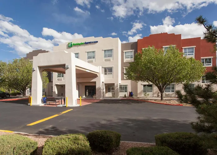 Holiday Inn Express & Suites