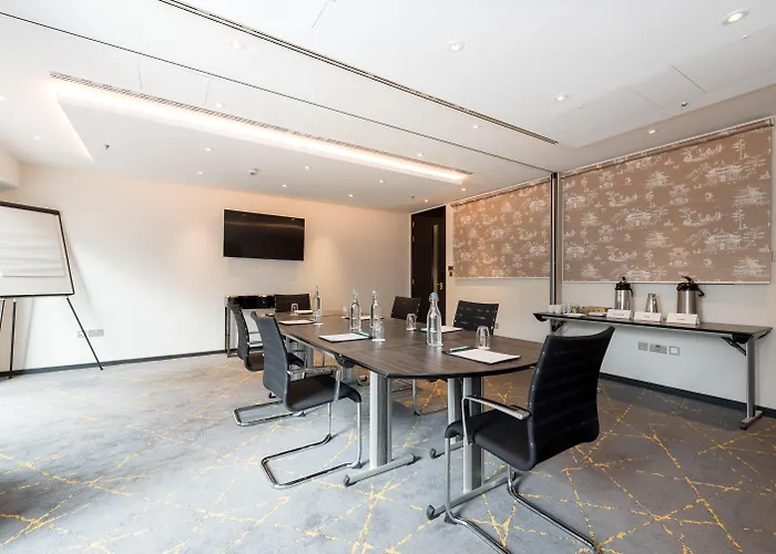 Leonardo Hotel London Aldgate - Formerly Hotel Saint