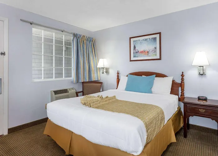 Travelodge By Wyndham Cape Cod Area