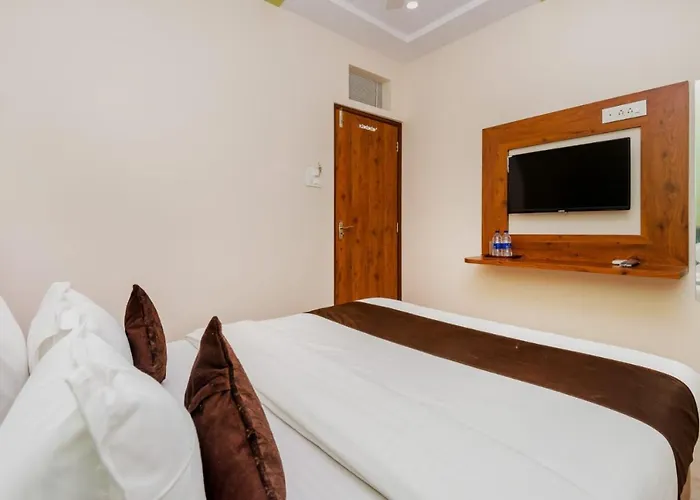 Hotel Raheja Residency