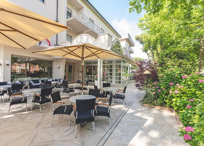 Hotel Athena
