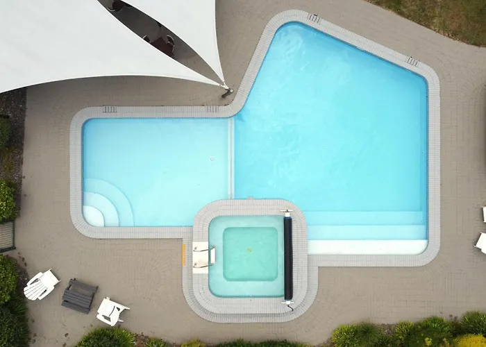 Suncourt Hotel & Conference Centre