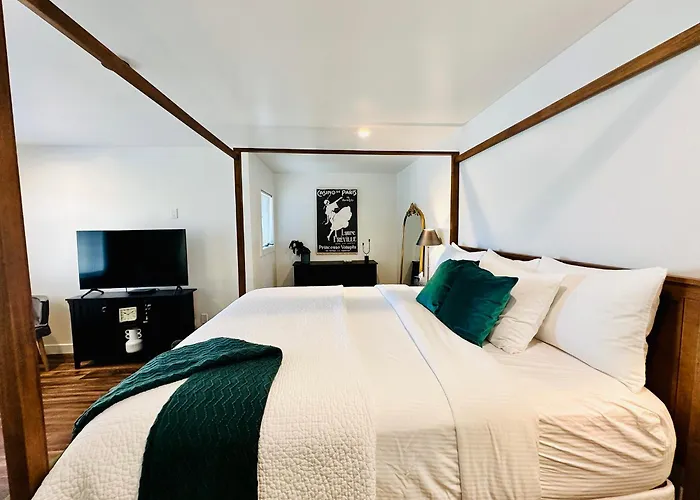 Bespoke Inn Flagstaff