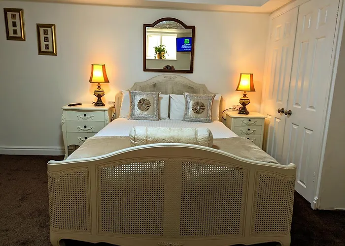 Brookside & Restaurant, Suitable For Solo Travelers Couples Educational Groups Families & Contractors Welcome