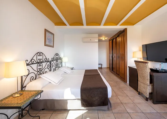 Hotel Alahuar