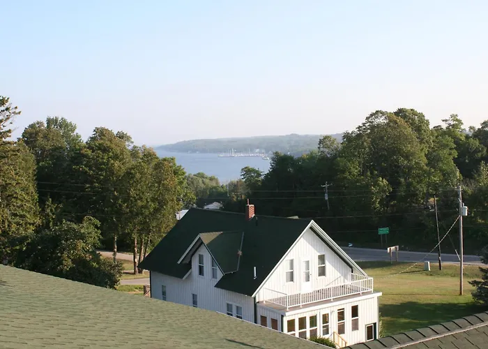 Birchwood Lodge
