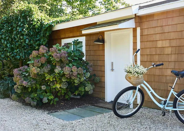 The Roundtree, Amagansett