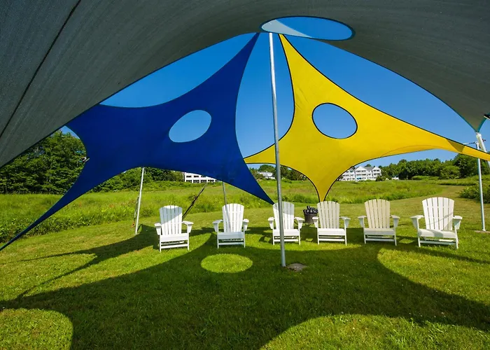 Strawberry Hill Seaside Inn