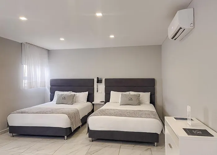 Hotel Or Suites