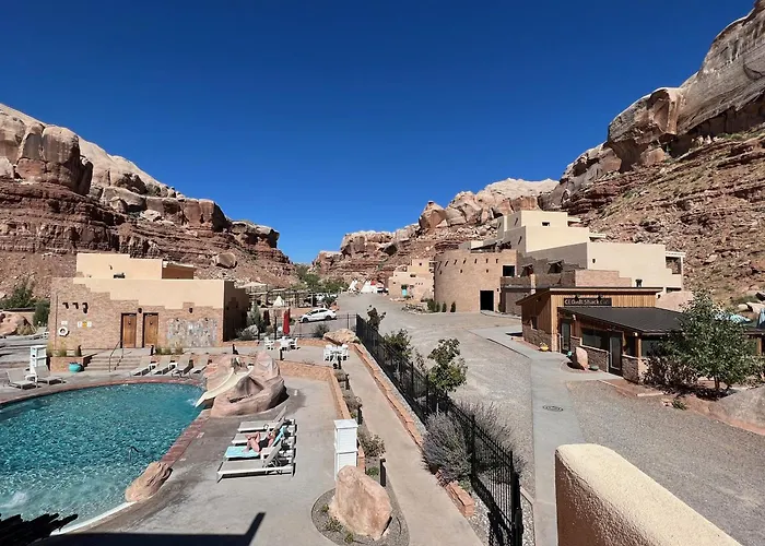 Bluff Dwellings Resort
