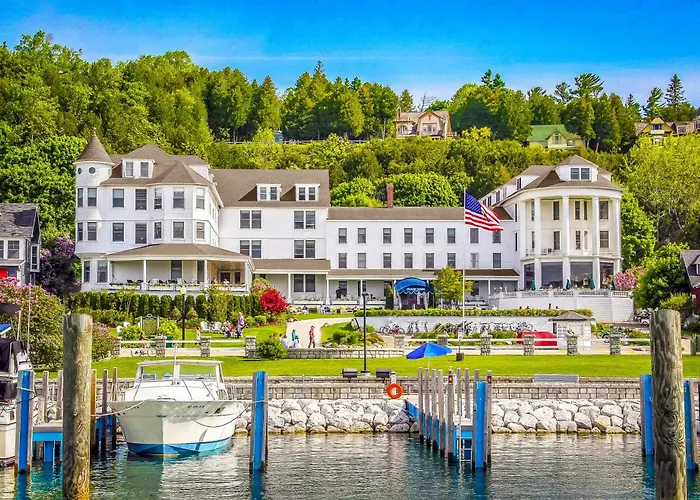 Island House Hotel