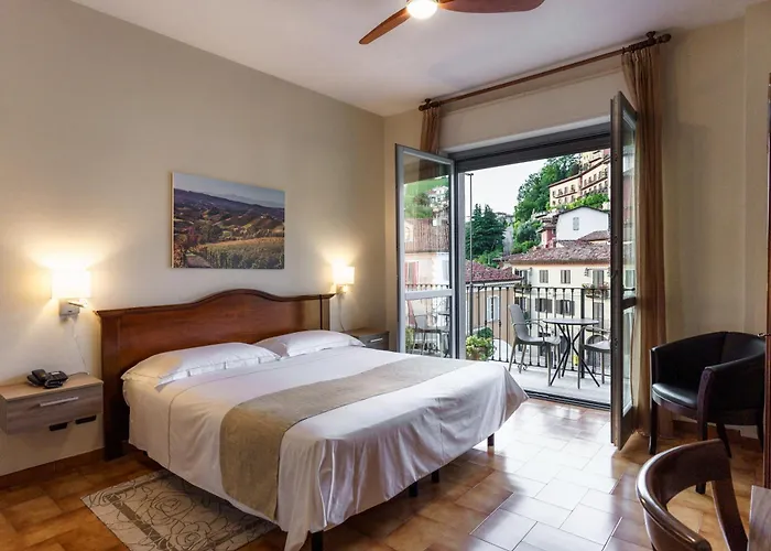 Hotel Il Grappolo D'Oro Monforte dʼAlba