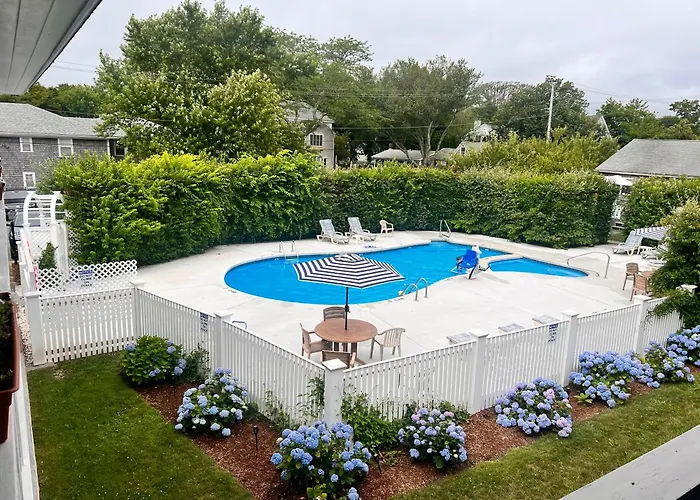 Edgartown Commons