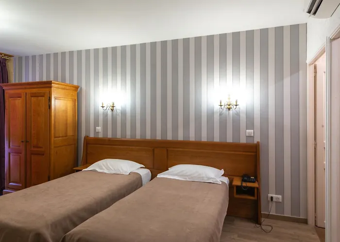 Logis Hotel de La Cloche Beaune 