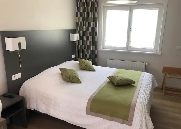 Hotel La Sapinière à Wisques
