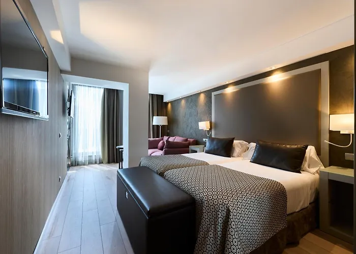 Catalonia Square 4* Sup